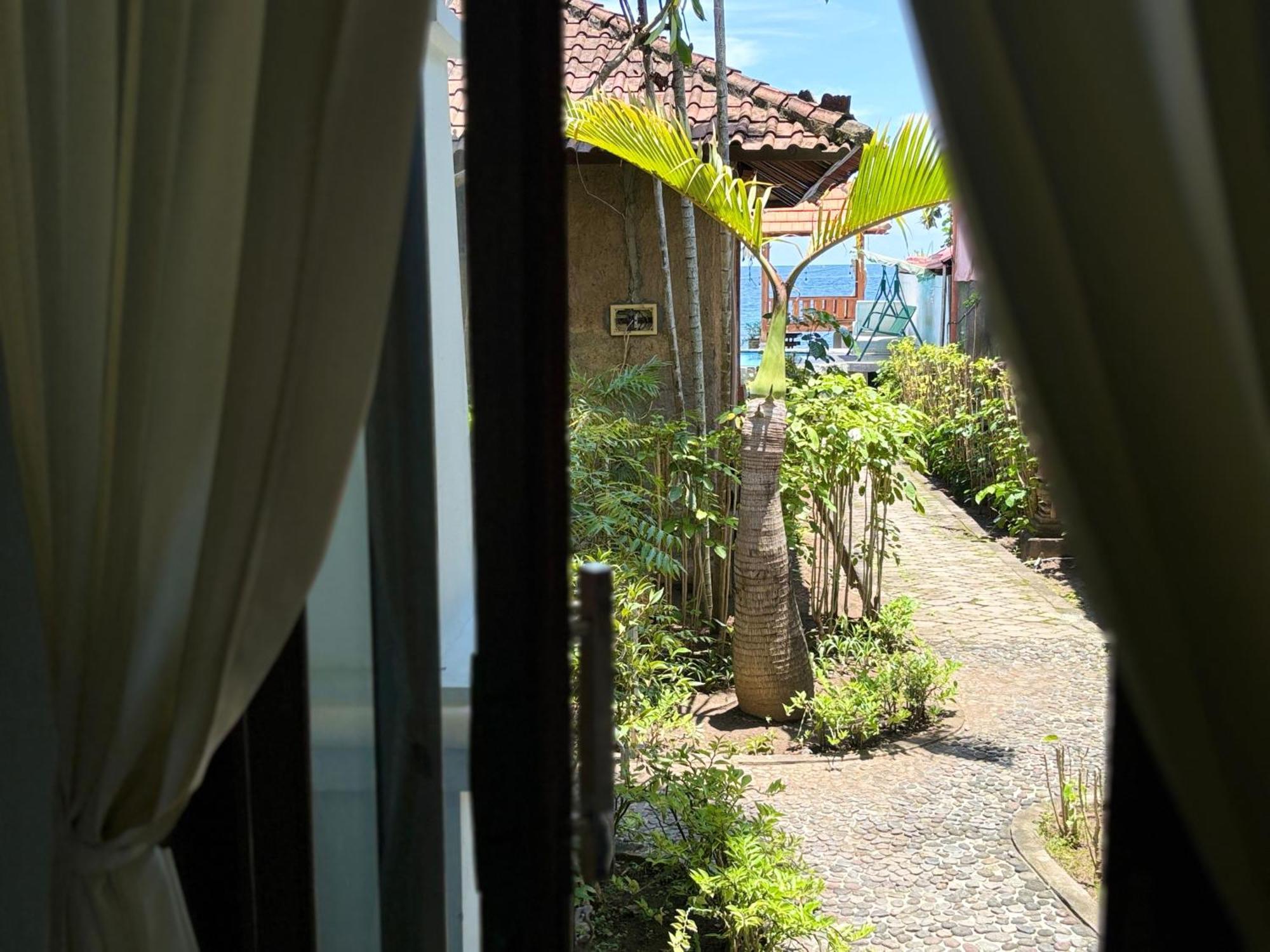 Bahari Beach Amed Kültér fotó